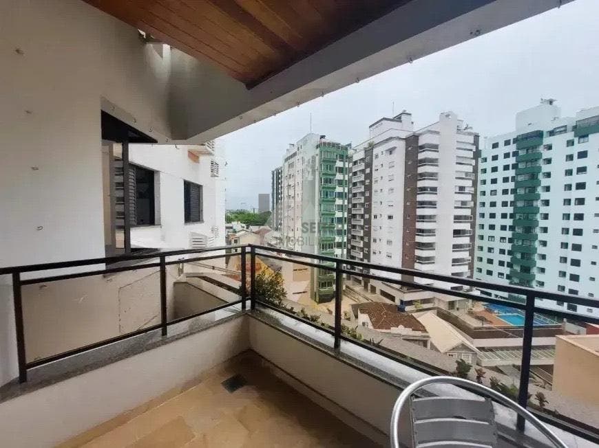 Apartamento com 3 quartos, Centro - Florianópolis