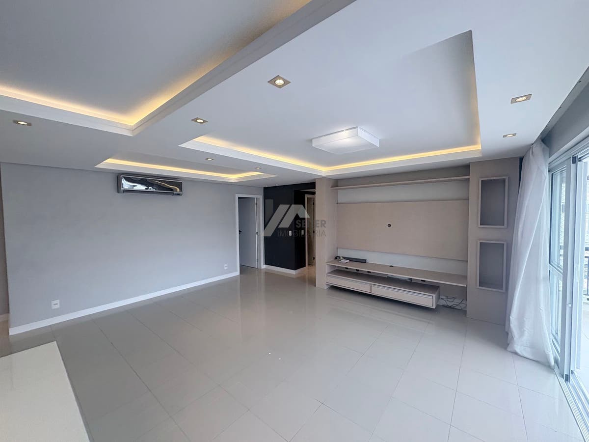 Apartamento mobiliado de 4 dormitorios sendo 2 suites com 3 vagas de garagem a venda Itacorubi