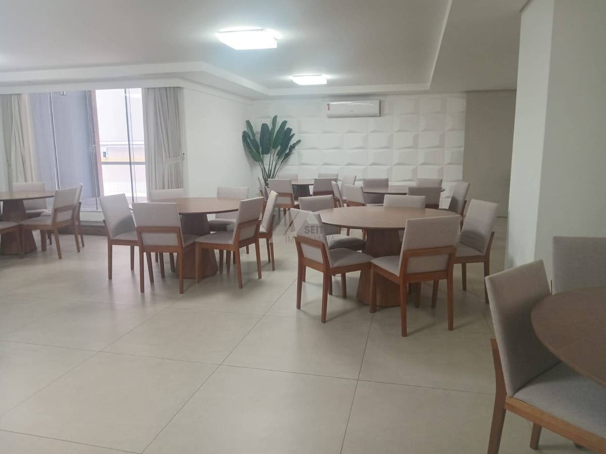 Apartamento 3 quartos para alugar na Av Mauro Ramos