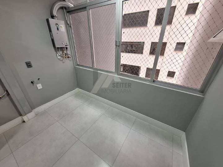 Apartamento 3 quartos para alugar na Av Mauro Ramos