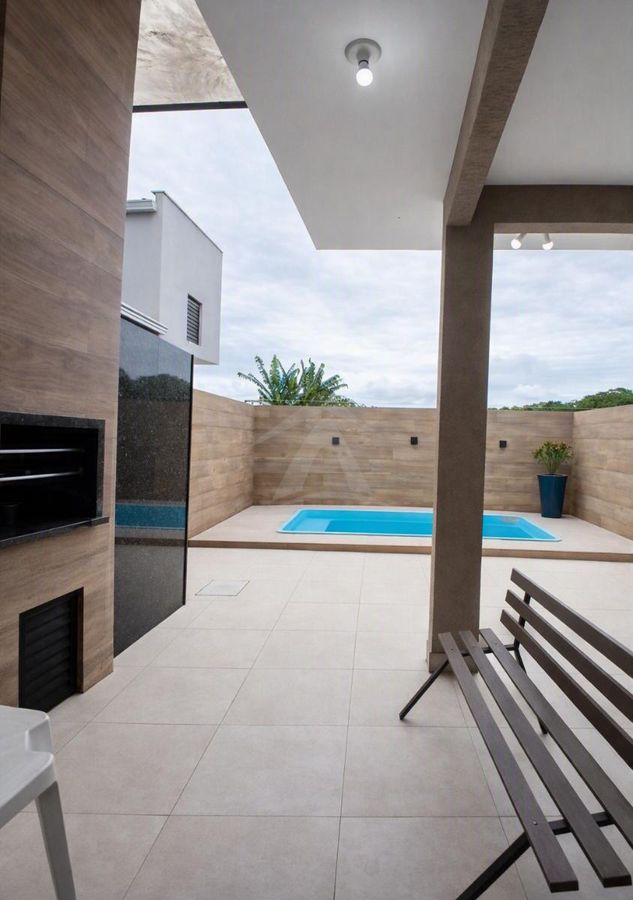 Casa mobiliada, 3 quartos,sendo1 suite com piscina, itapema do norte