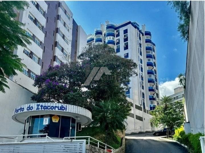 Apartamento á venda Itacorubi Florianópolis.