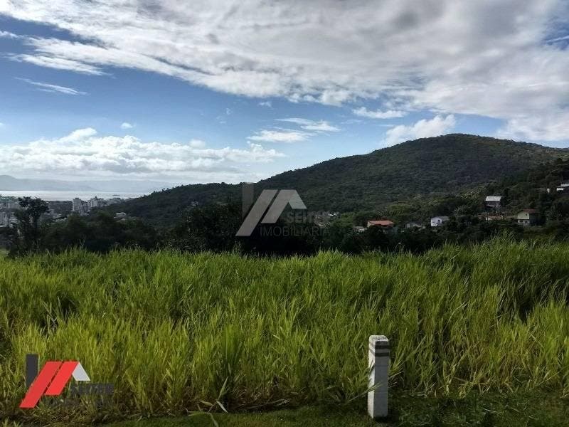Terreno a venda no bairro Itacorubi em localização previlegiada