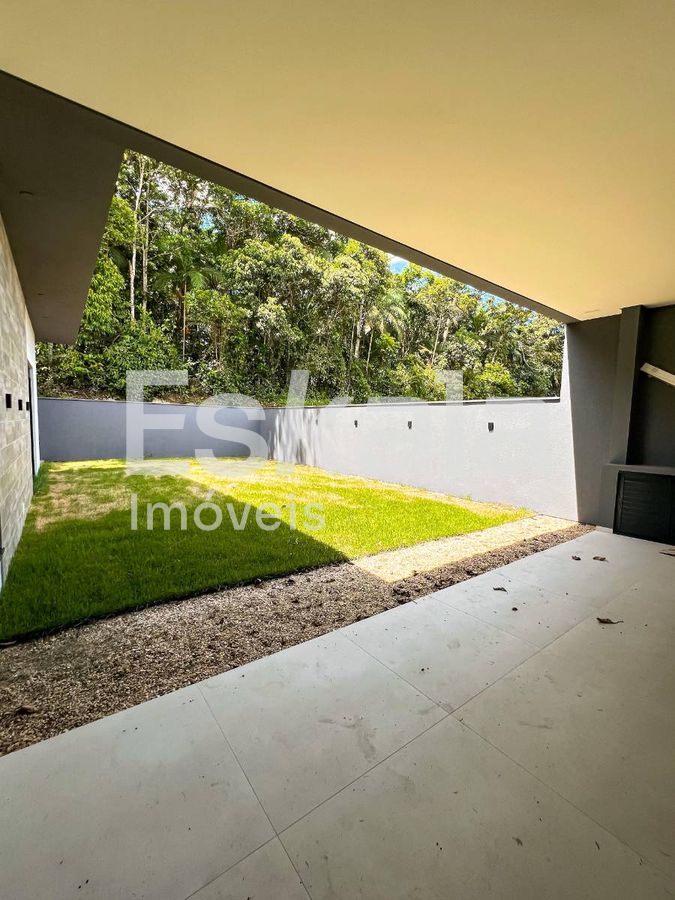Casa Residencial Com 01 Suíte Com closet + 02 Quartos Barra do Rio Cerro - Jaraguá do Sul