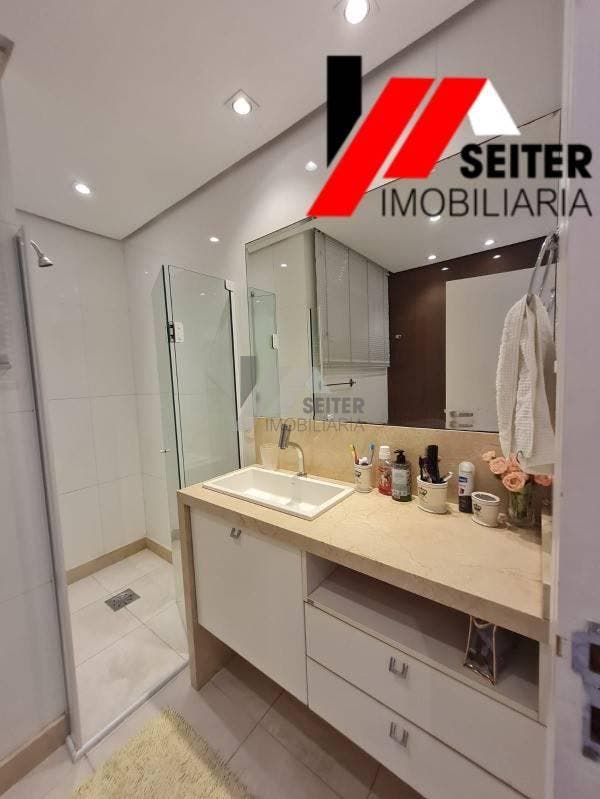 Apartamento de 3 dormitorios a venda Centro Florianopolis