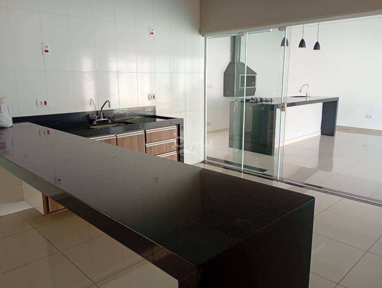 Casa à Venda e Para Alugar com 4 Suítes com Ar-Condicionado, Sala com 2 Ambientes, Espaço Gourmet e Garagem no Green Village - Avaré. Foto 2