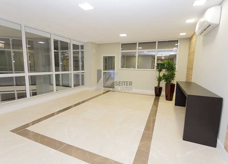 Sala comercial para vender no estreito 605