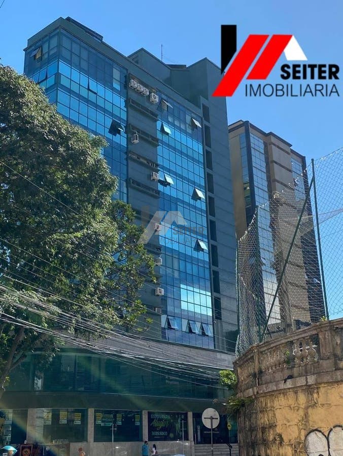 Conjunto comercial a venda no centro de Florianópolis