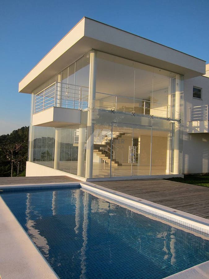 Casa com 3 dormitórios para locação no bairro Cacupé em Florianópolis
