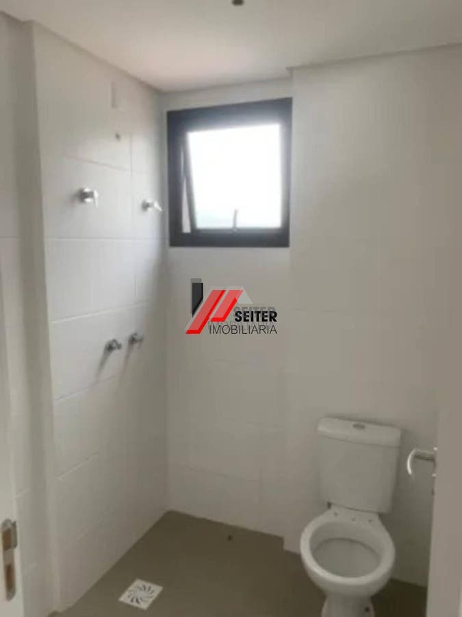 Apartamento de dois dormitórios com suite à venda na Carvoeira em Florianópolis