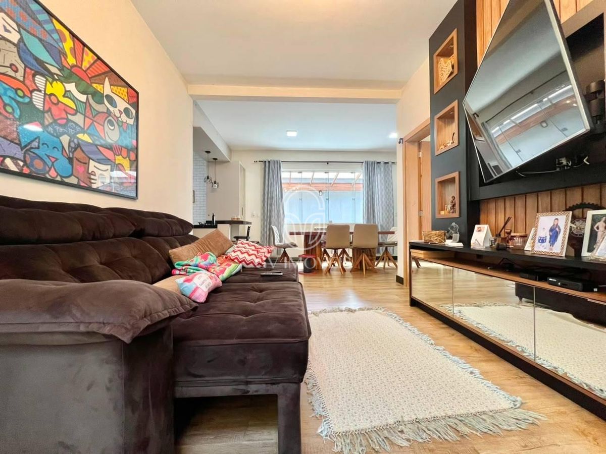 Casa mobiliada para locação, contendo 2 suítes e mais 2 apartamentos mobiliados, 2 vagas de garagem, bairro Cabeçudas, Itajaí-SC - Casa em Cabeçudas, Itajaí - para locação - Gv gestao de imoveis LTDA