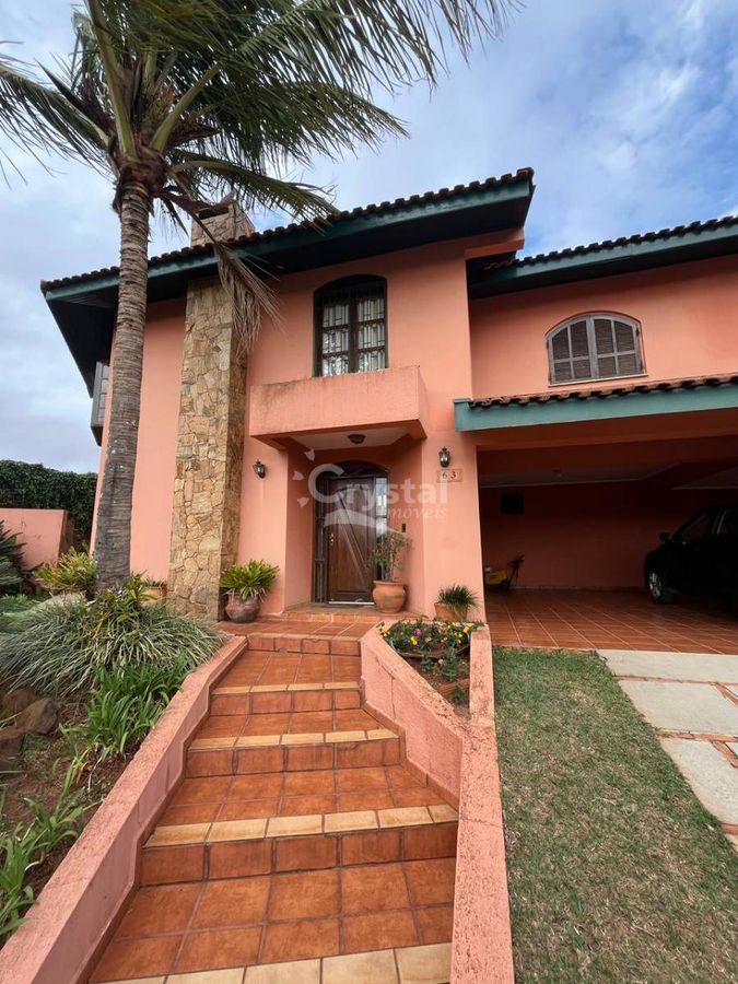 Sobrado à Venda com 4 Quartos (2 Suítes), 3 Salas; Varanda, Jardim e Garagem para 4 Carros em Jardim Europa III - Avaré. Foto 5