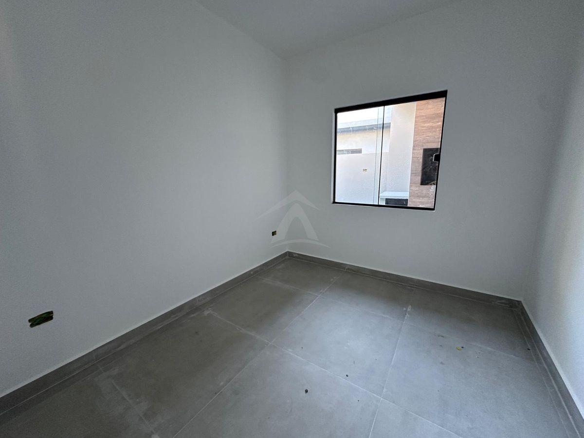 Casa, 3 quartos sendo 1 suíte, centro
