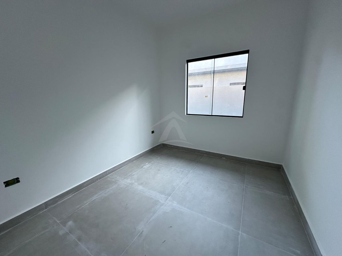 Casa, 3 quartos sendo 1 suíte, centro