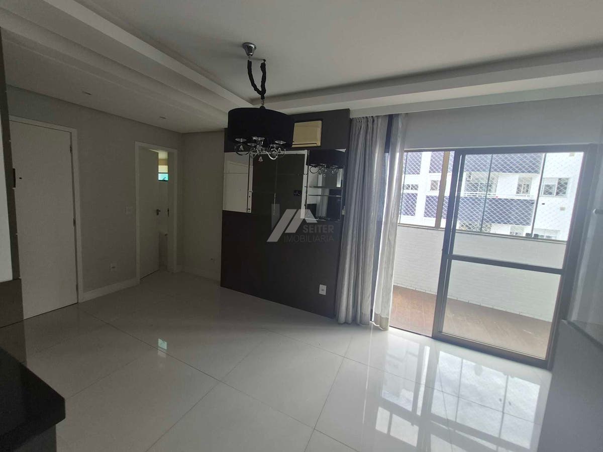 Apartamento tipo cobertura 3 quartos para alugar no itcorubi Florianopolis