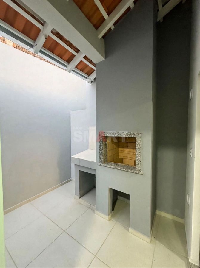 Casa Geminada Térrea - 2 Quartos - com Churrasqueira Bairro: Dona Francisca