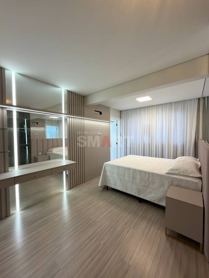 Apartamento Mobiliado no Centro com 3 suítes