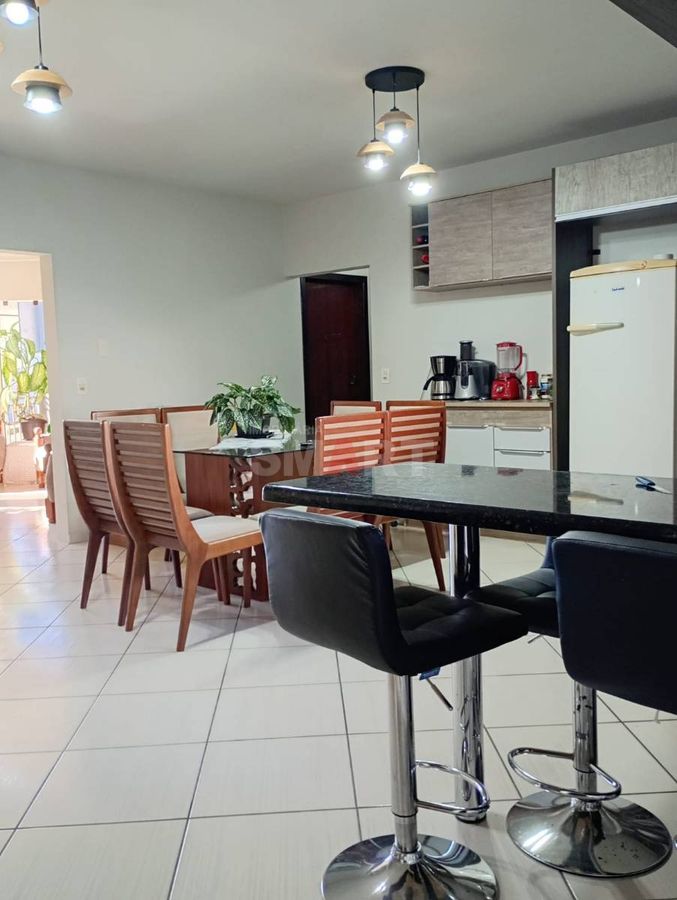 Casa à Venda no Jaraguá 99 com 3 quartos sendo 1 suíte