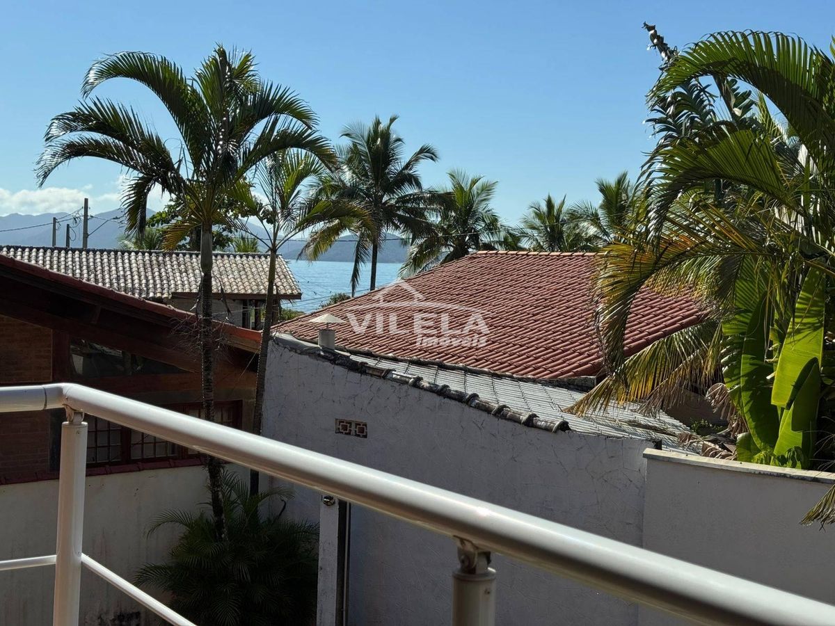 Casa Assobradada com Quintal Amplo e Vista para o Mar no Bairro Capricórnio – Caraguatatuba/Sp