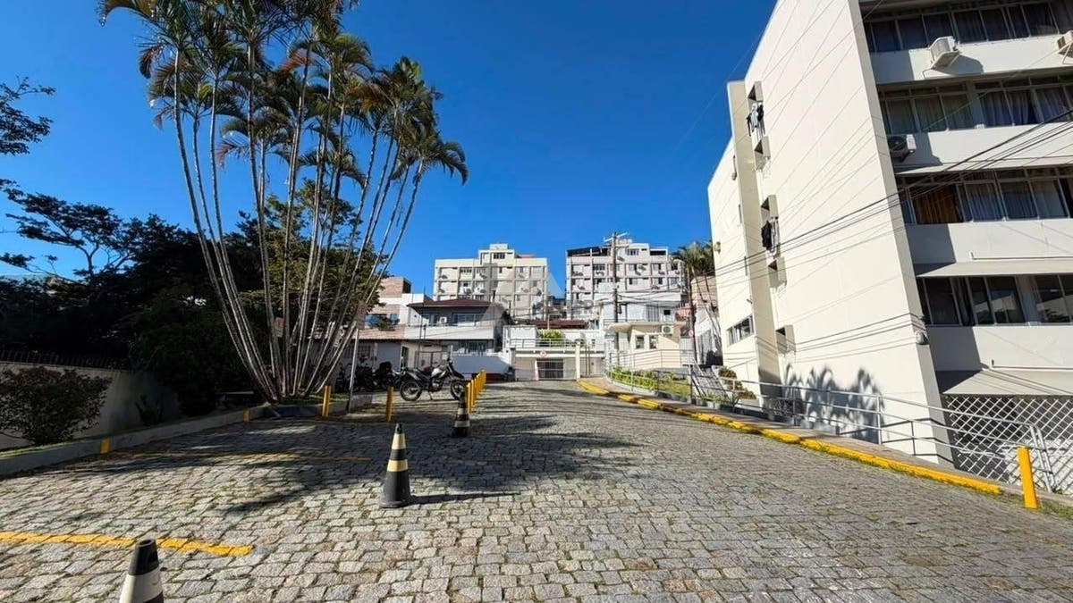 Apartamento com 2 quartos, Centro - Florianópolis