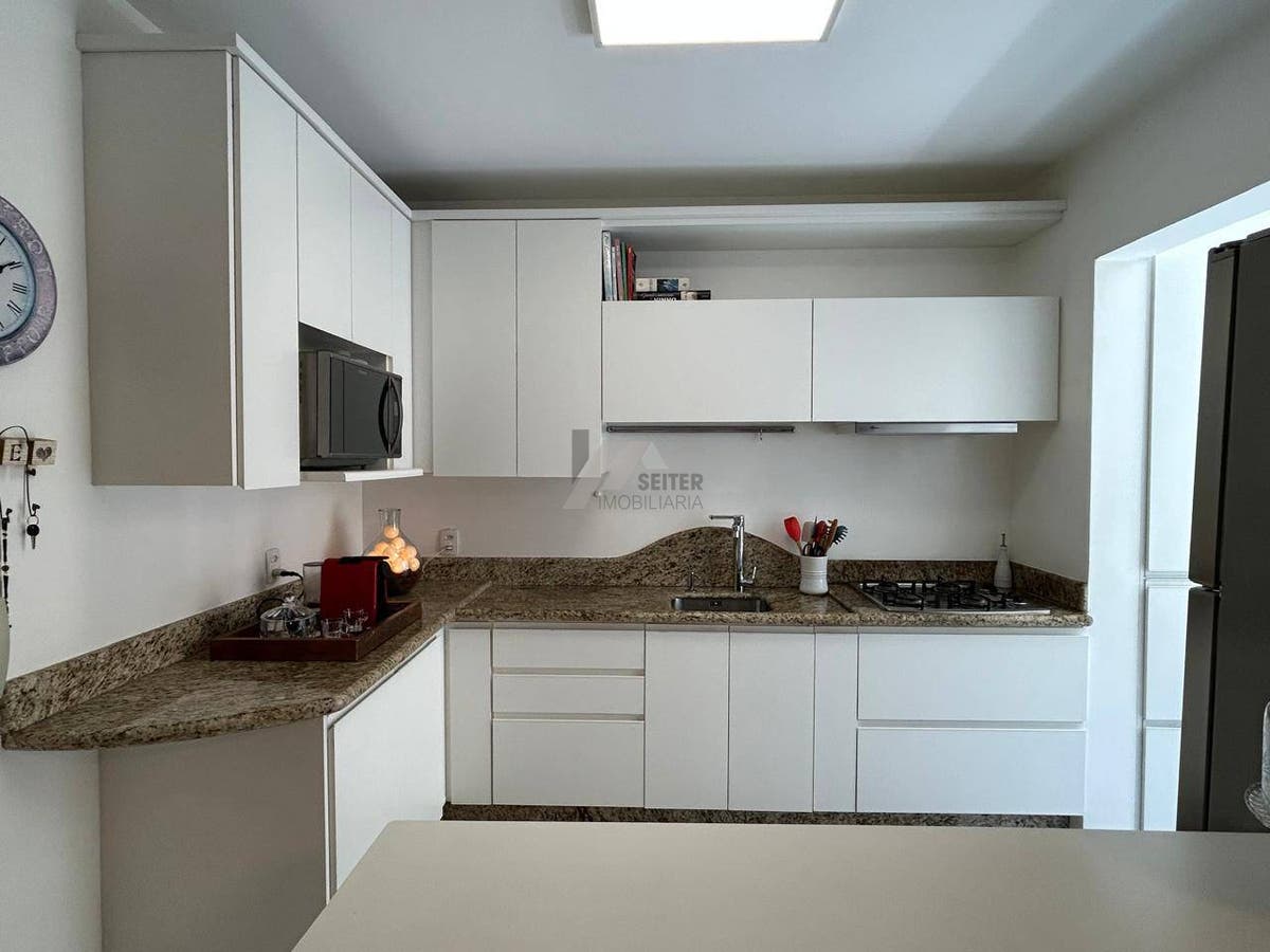 Apartamento com 3 dormitórios para a venda no Itacorubi