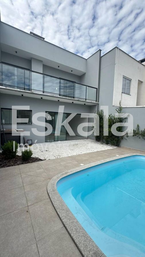 Sobrado Com 01 Suíte + 02 Quartos Com Piscina Três Rios Do Sul - Jaraguá Do Sul