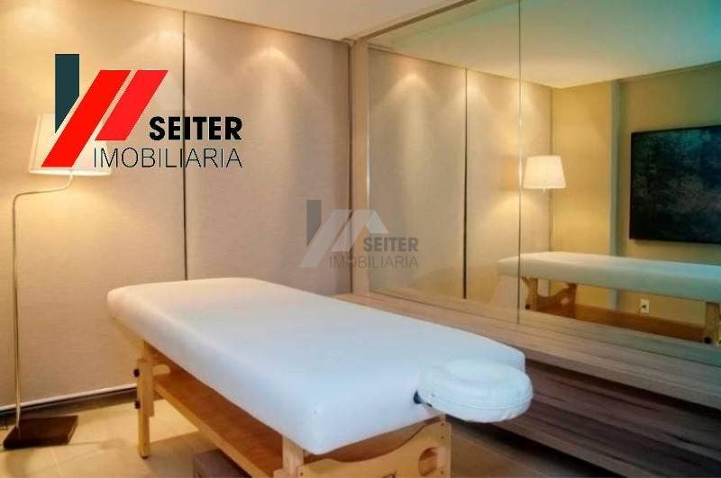 Apartamento mobiliado de 4 dormitorios sendo 2 suites com 3 vagas de garagem a venda Itacorubi