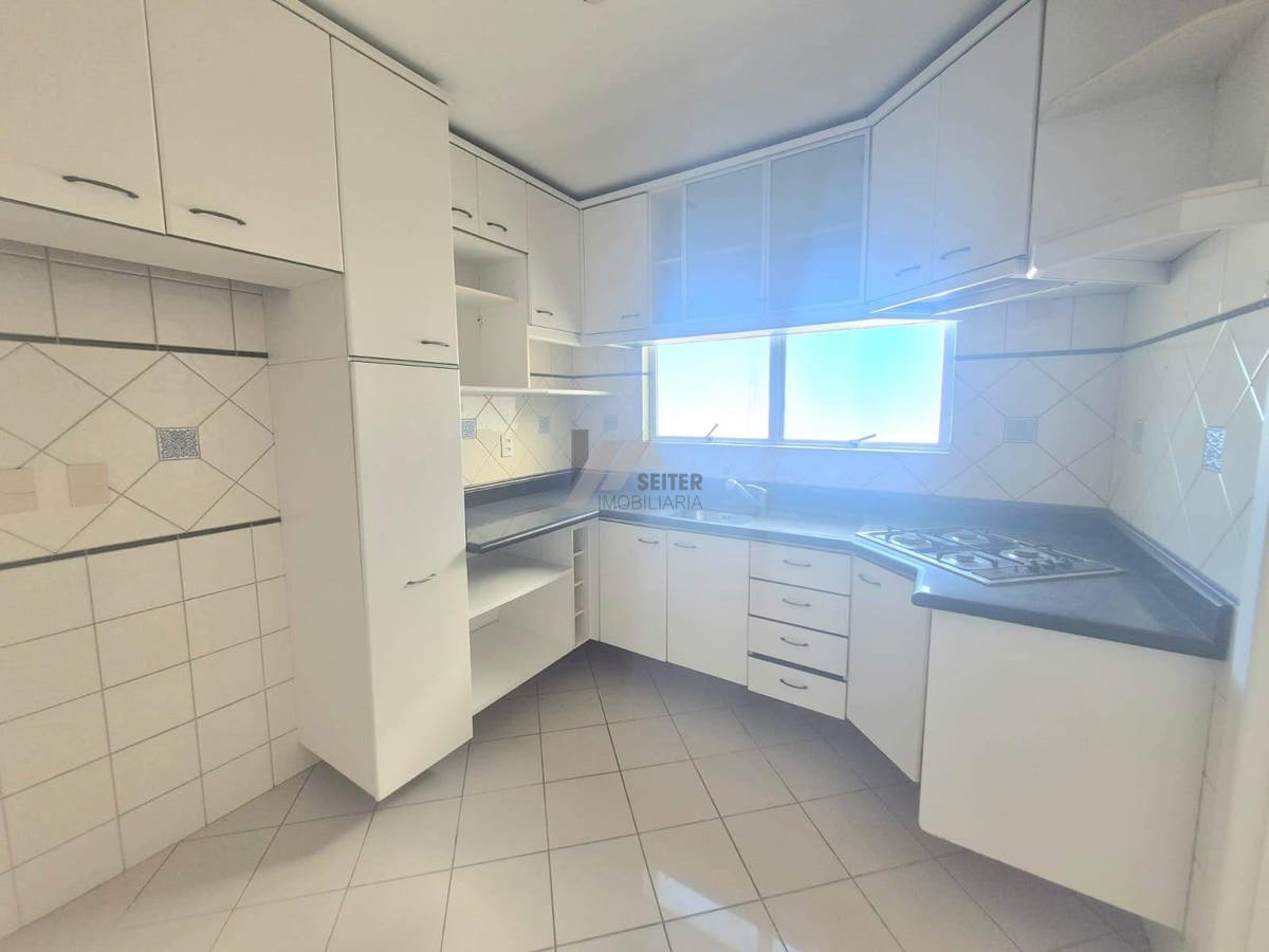Apartamento de 5 quartos sendo 2 suites para alugar na trindade florianopolis