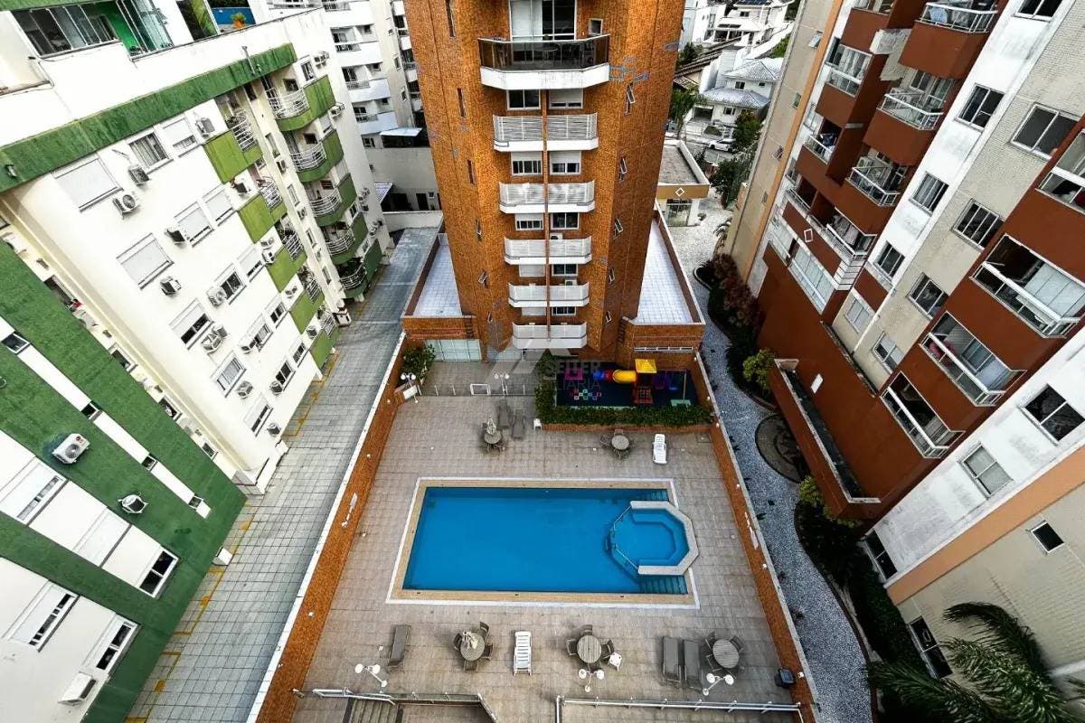 Apartamento com 2 quartos 2 suítes Córrego Grande Florianópolis