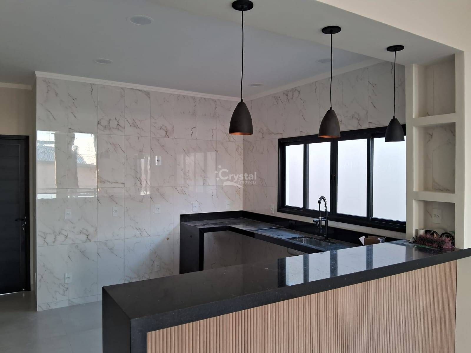 Casa à Venda com 3 Quartos, Cozinha Americana e Área Gourmet em Colina da Boa Vista - Avaré. Foto 2