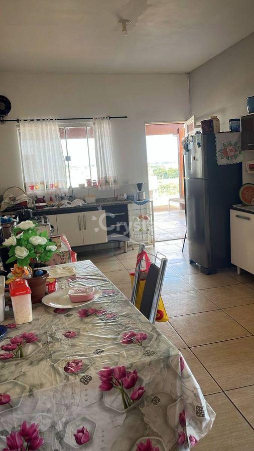 Casa à Venda com 3 Quartos, Churrasqueira, Garagem e Edícula em Terras de São José - Avaré. Foto 5