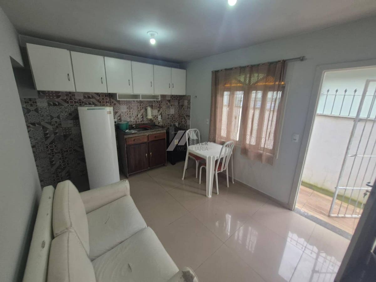 Ktinet com 1 quarto para alugar na trindade