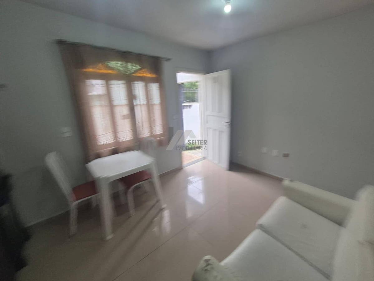 Ktinet com 1 quarto para alugar na trindade