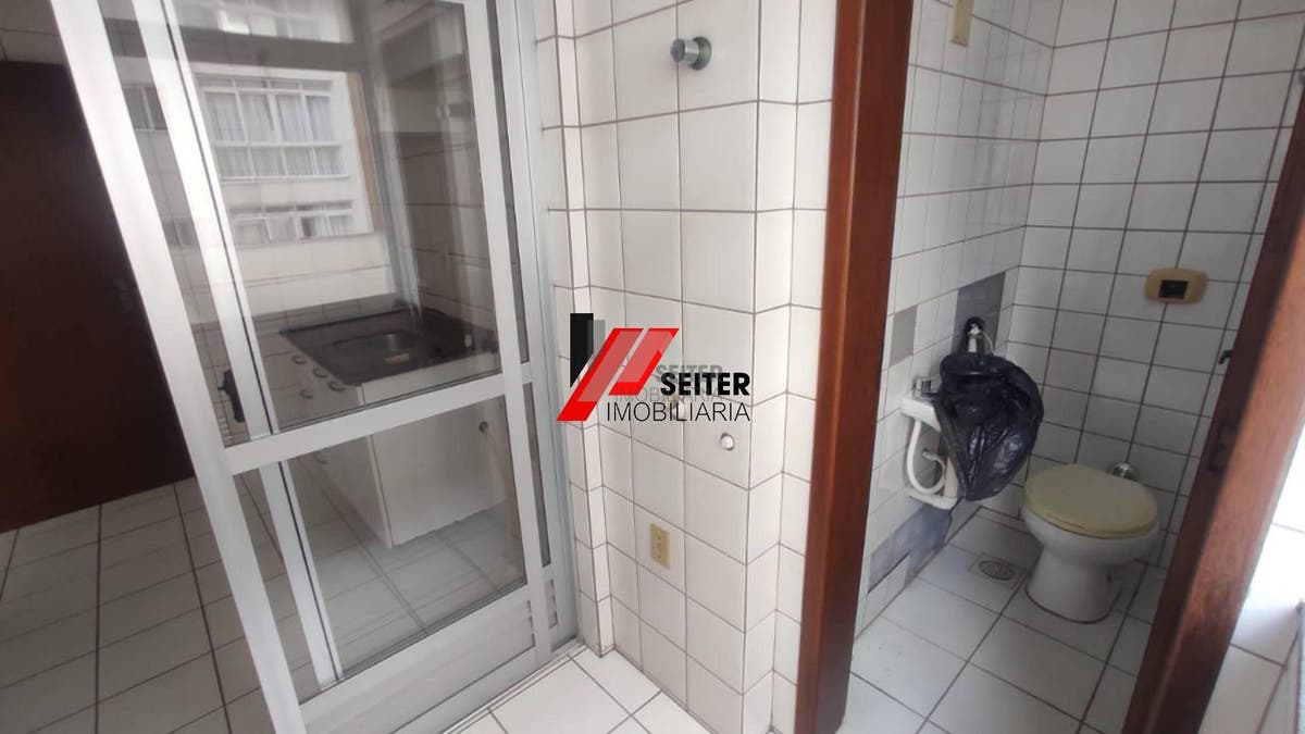 Apartamento 2 suites para aluguel no centro proximo Hercilio Luz