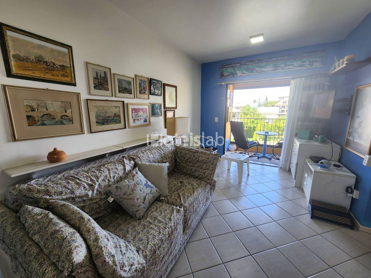 Lindo apto de 2 quartos com piscina a 300m da praia