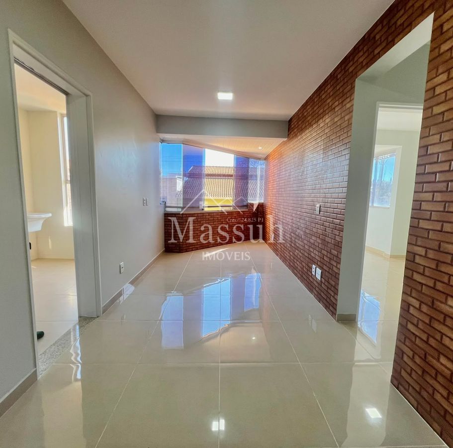 SHCGN 716 - 2 QUARTOS - REFORMADO - VARANDA - Apartamento em Asa Norte, Brasília - à venda - Massuh Imóveis