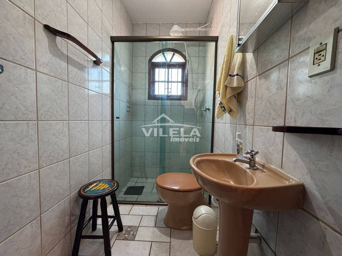 Casa com Piscina-Lado Praia-Bairro Indaiá-Caraguatatuba-Sp
