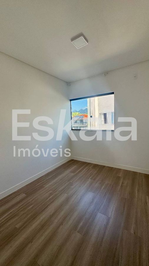 Sobrado Geminada 3 Quartos, Semi mobiliada Rau - Jaraguá do Sul