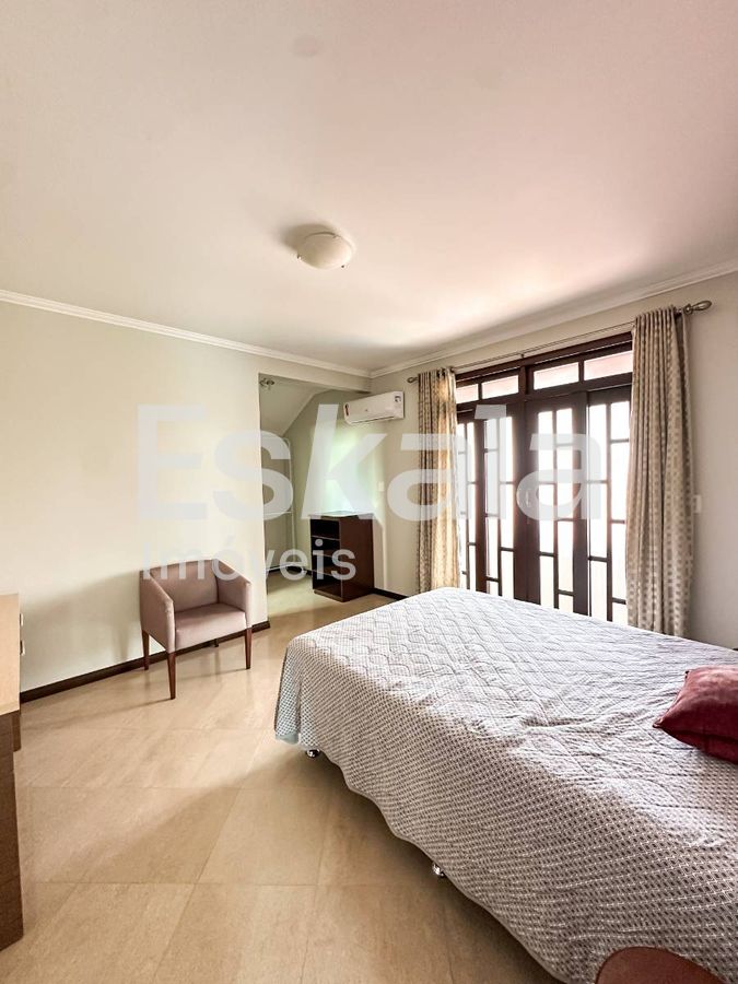 Casa Alto Padrão Semi-Mobiliada e com Piscina Vila Nova - Jaraguá do Sul