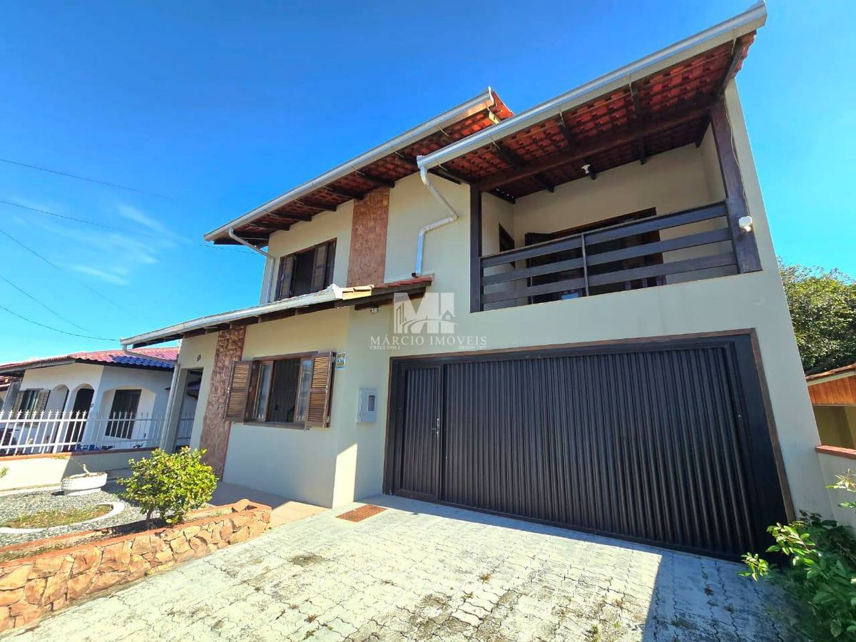 Casa no Centro de Barra Velha próximo a praia