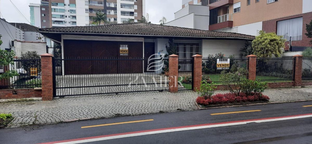 Casa com 3 quartos, Santo Antônio - Joinville