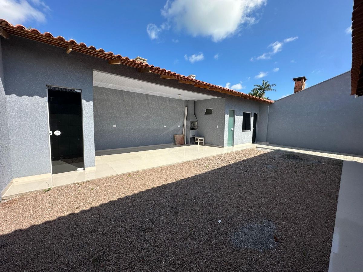 Casa com piscina, 2 quartos sendo 1 suíte, são josé