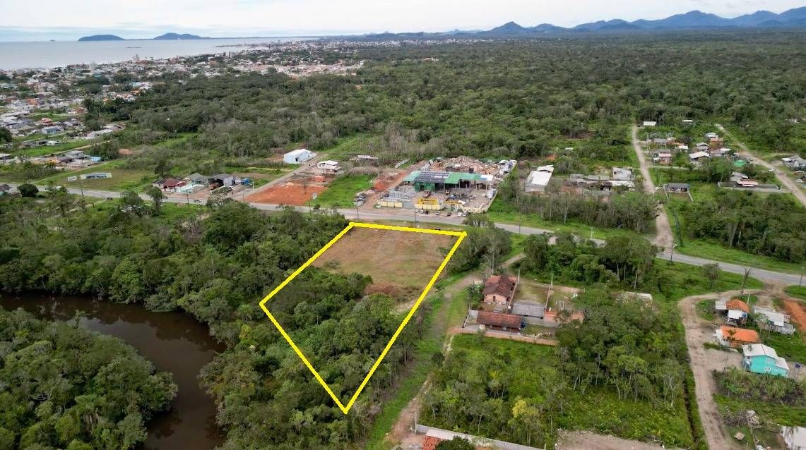 Área, 8.445m², barra sai