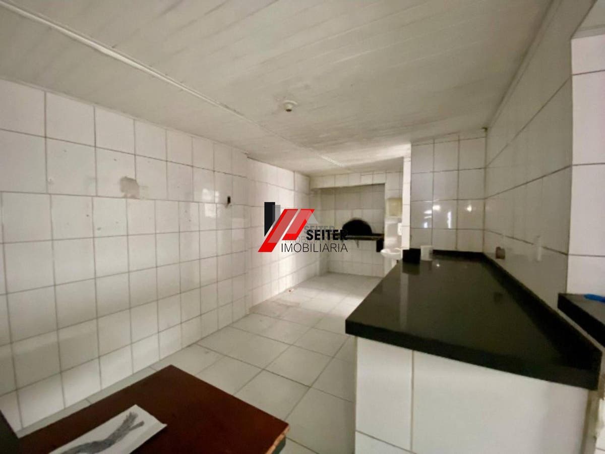 Casa comercial para locação centro de Florianópolis proximo mercado hippo