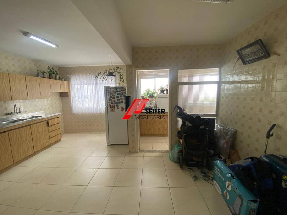 Apartamento com 3 dormitórios à venda no centro de Florianópolis