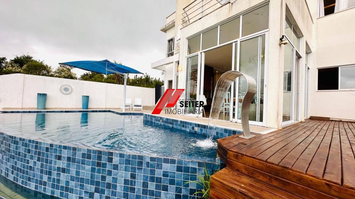 Casa de 5 suítes Alto Padrão à Venda condomínio Altos de São José no Roçado