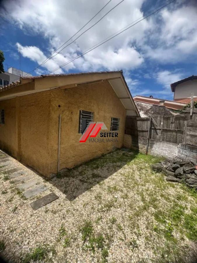 Terreno com duas casas à venda no Bairro Trindade em Florianópolis