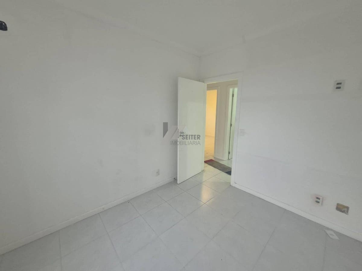Apartamento com 3 quartos para Locação, Itacorubi - Florianópolis