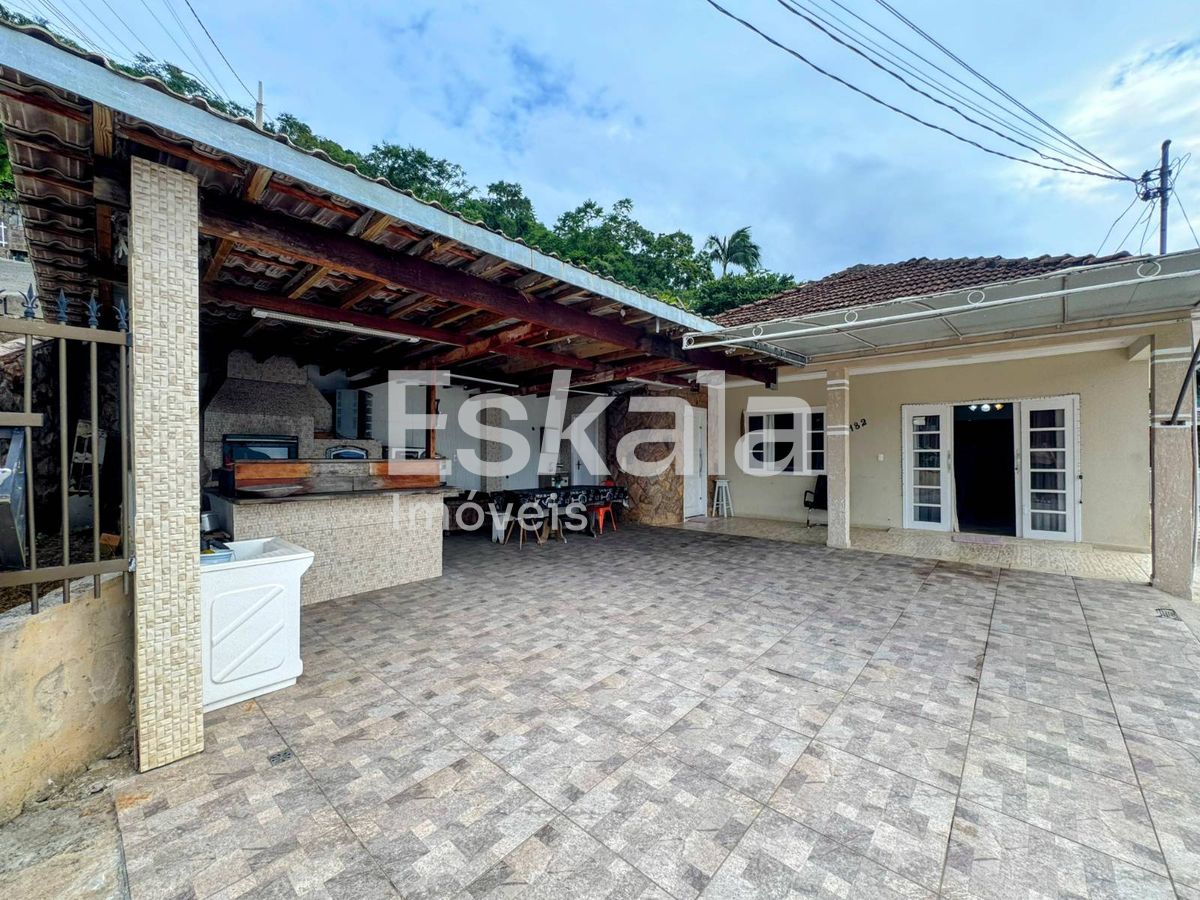 Casa Semi Mobiliada Com 03 Quartos Ilha Da Figueira - Jaraguá Do Sul
