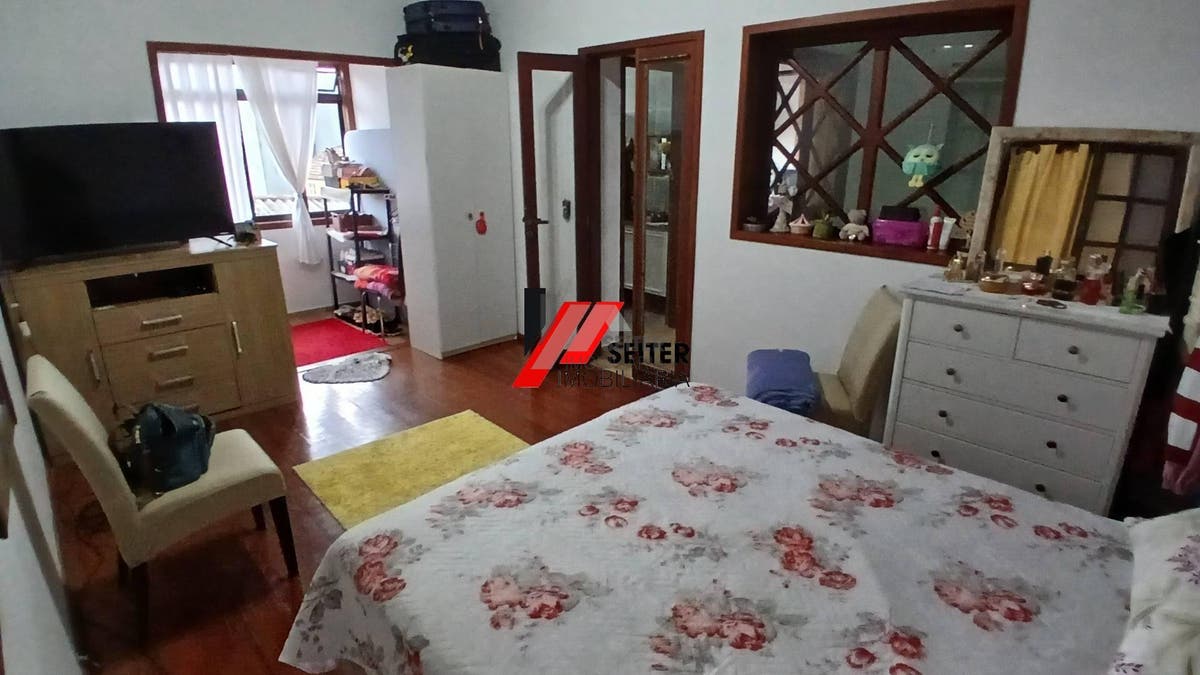 Casa a venda na agronomica